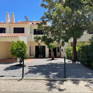 Сasa de vacaciones Casa Dos Lírios, Albufeira