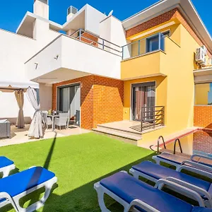 Сasa de vacaciones Cozy With Pool And Barbecue, Albufeira